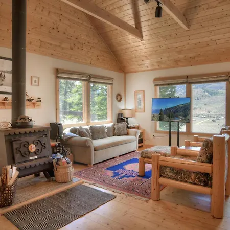 Secluded Mountain Getaway Villa